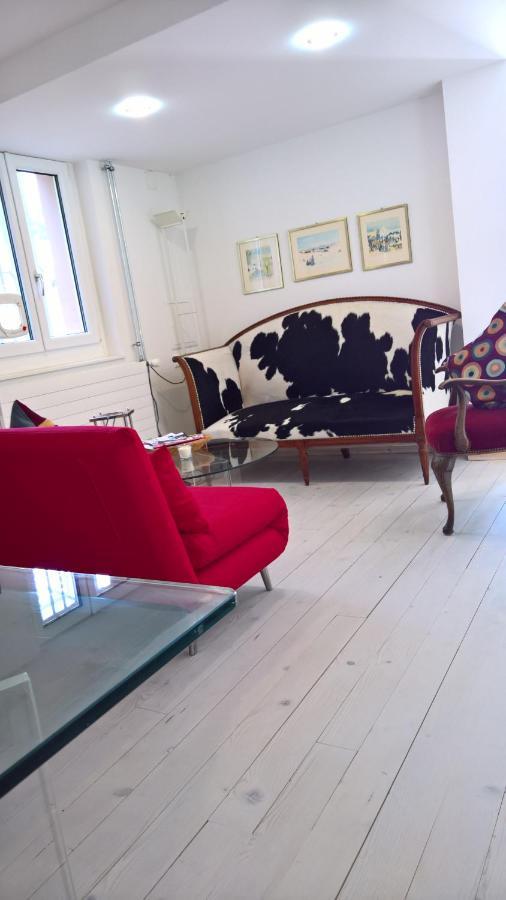 Swiss Borzoi House Bed and Breakfast Vully-les-Lacs Buitenkant foto